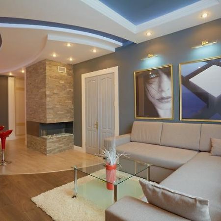 Apartments On Prospekt Svobody 24 Lviv Kültér fotó